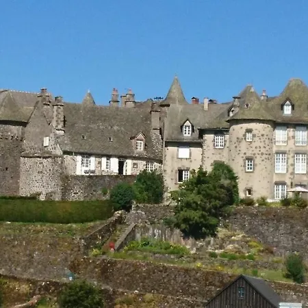 La Petite Maison Pont Blanchard, Hébergement de vacances Pléaux