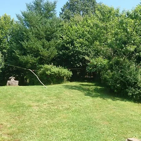 La Petite Maison Pont Blanchard, * Pléaux