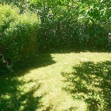 La Petite Maison Pont Blanchard, Pléaux